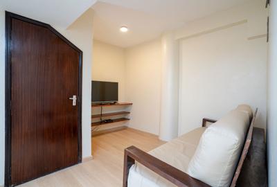 Furnished 1 Bed Apartment with En Suite in Parklands