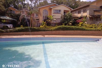 Serviced 1 Bed Apartment with En Suite at Rosslyn Lone Tree Estate Rd