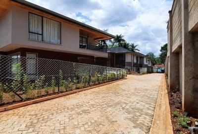 5 Bed Townhouse with En Suite in Lavington