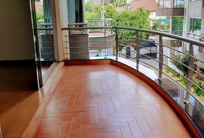 3 Bed Apartment with En Suite at Riverside Drive - 3