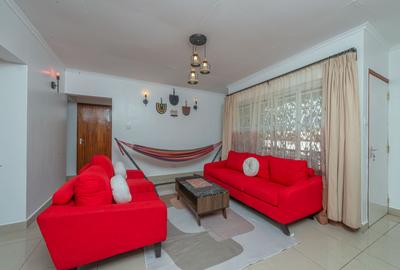 Serviced 2 Bed Apartment with Backup Generator at 32 Ojijo Road - 4