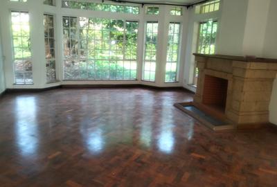 5 Bed Townhouse with En Suite in Rosslyn - 2