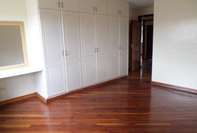 3 Bed Apartment with En Suite at Kilimani