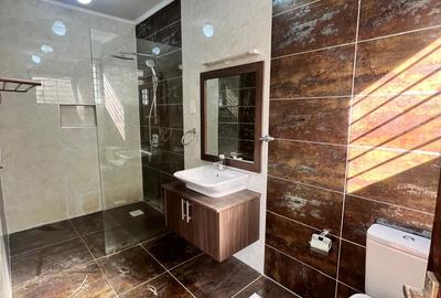5 Bed Townhouse with En Suite in Lavington