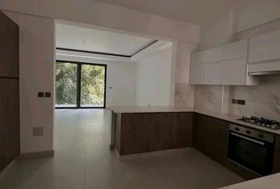 2 Bed Apartment with En Suite in Brookside - 4