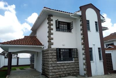 4 Bed House with En Suite at Karen End