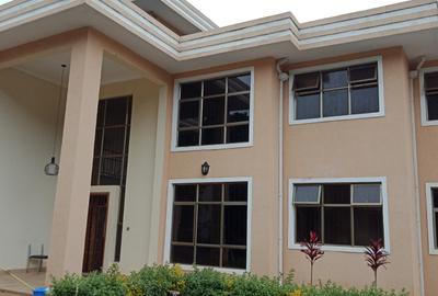 6 Bed Townhouse with En Suite in Kitisuru