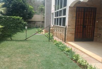 5 Bed Townhouse with En Suite in Spring Valley - 2