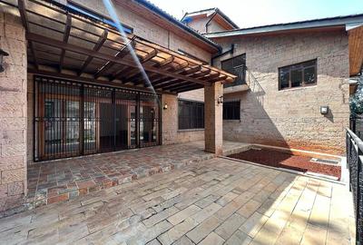 4 Bed Townhouse with En Suite in Lavington