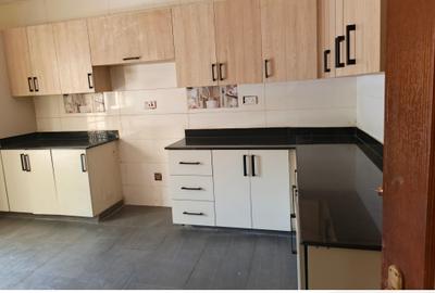 5 Bed Townhouse with En Suite at Lavington