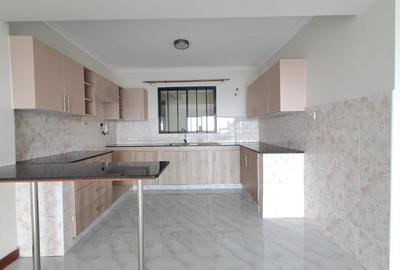 2 Bed Apartment with En Suite in Brookside