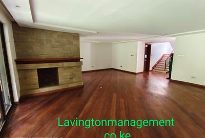 5 Bed House with En Suite at Lavington Green