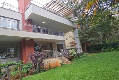 5 Bed Townhouse with En Suite at Lavington Green