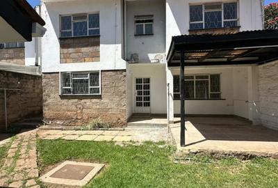 4 Bed Townhouse with En Suite in Kilimani - 3