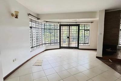 4 Bed House with En Suite at Lavington