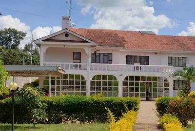 Commercial Property with Service Charge Included in Runda - 3