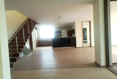 5 Bed Apartment with En Suite at Parklands