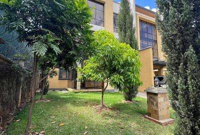 5 Bed Townhouse with En Suite at Elmolo Drive - 2