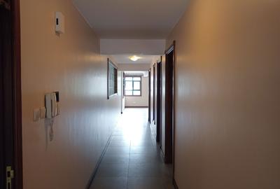 4 Bed Apartment with En Suite in Parklands