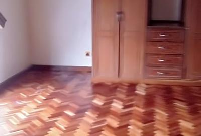 5 Bed Townhouse with En Suite at Brookside