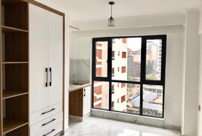 Serviced Studio Apartment with En Suite at Wood Avenue