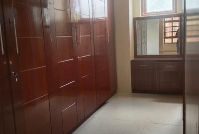 3 Bed Apartment with En Suite in Lavington - 4
