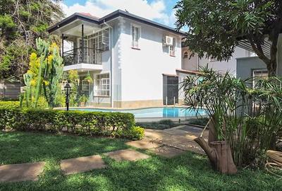 5 Bed Villa with En Suite at Nyari