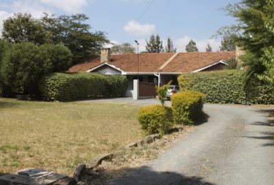 3 Bed House with En Suite at Karen - Fairacres - 4