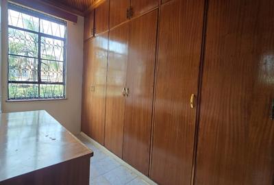 4 Bed House with En Suite in Runda - 3