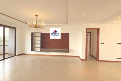 4 Bed Apartment with En Suite in Riverside