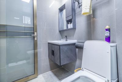 1 Bed Apartment with Gym at Riverside Drive - 2