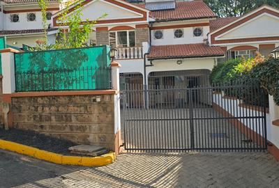 4 Bed Townhouse with En Suite at Brookside Drive