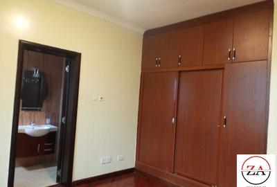 5 Bed Townhouse with En Suite in Lavington