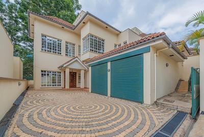 4 Bed Townhouse with En Suite in Kyuna - 2