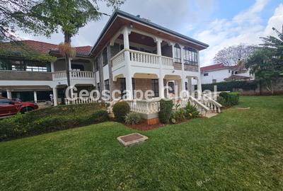 5 Bed House with En Suite in Runda