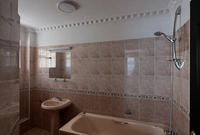 5 Bed Townhouse with En Suite at Convent Drive - 4