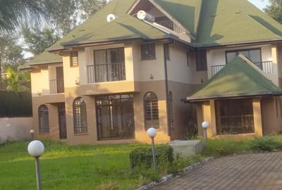 7 Bed House with En Suite at Mimosa