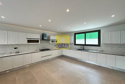 5 Bed Villa in Lavington