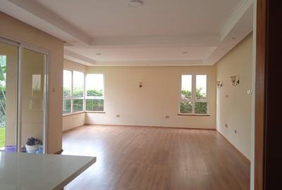 4 Bed House with En Suite in Runda