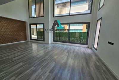 5 Bed Townhouse with En Suite in Lavington - 4