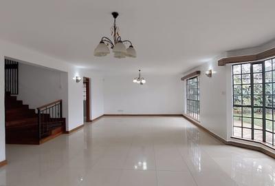 5 Bed Townhouse with En Suite in Spring Valley