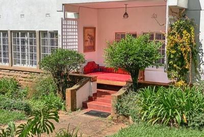 Serviced 2 Bed Apartment with En Suite at Muthaiga