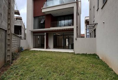 5 Bed Villa with En Suite at Lavington