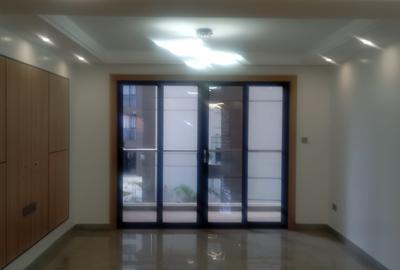 Serviced 3 Bed Apartment with En Suite in Riverside - 2