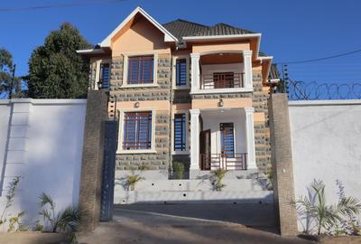 4 Bed House with En Suite at Lemiso Road