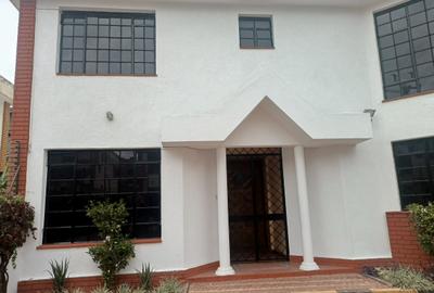 5 Bed Townhouse with En Suite in Kilimani - 2
