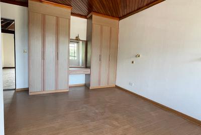 5 Bed Townhouse with En Suite at Lavington