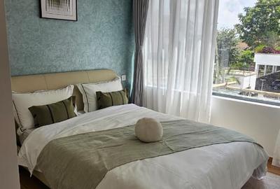 1 Bed Apartment with En Suite in Lavington - 2