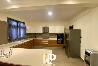 Serviced 3 Bed Apartment with En Suite in Spring Valley