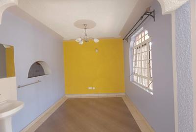 5 Bed House with En Suite in Membley - 3